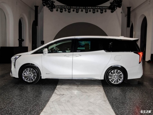 乌尼莫克欧版售价230万起 欢迎到店试驾