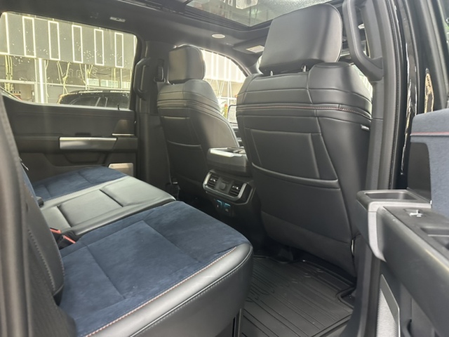 福特猛禽F150高顶7座现车到店内外图解