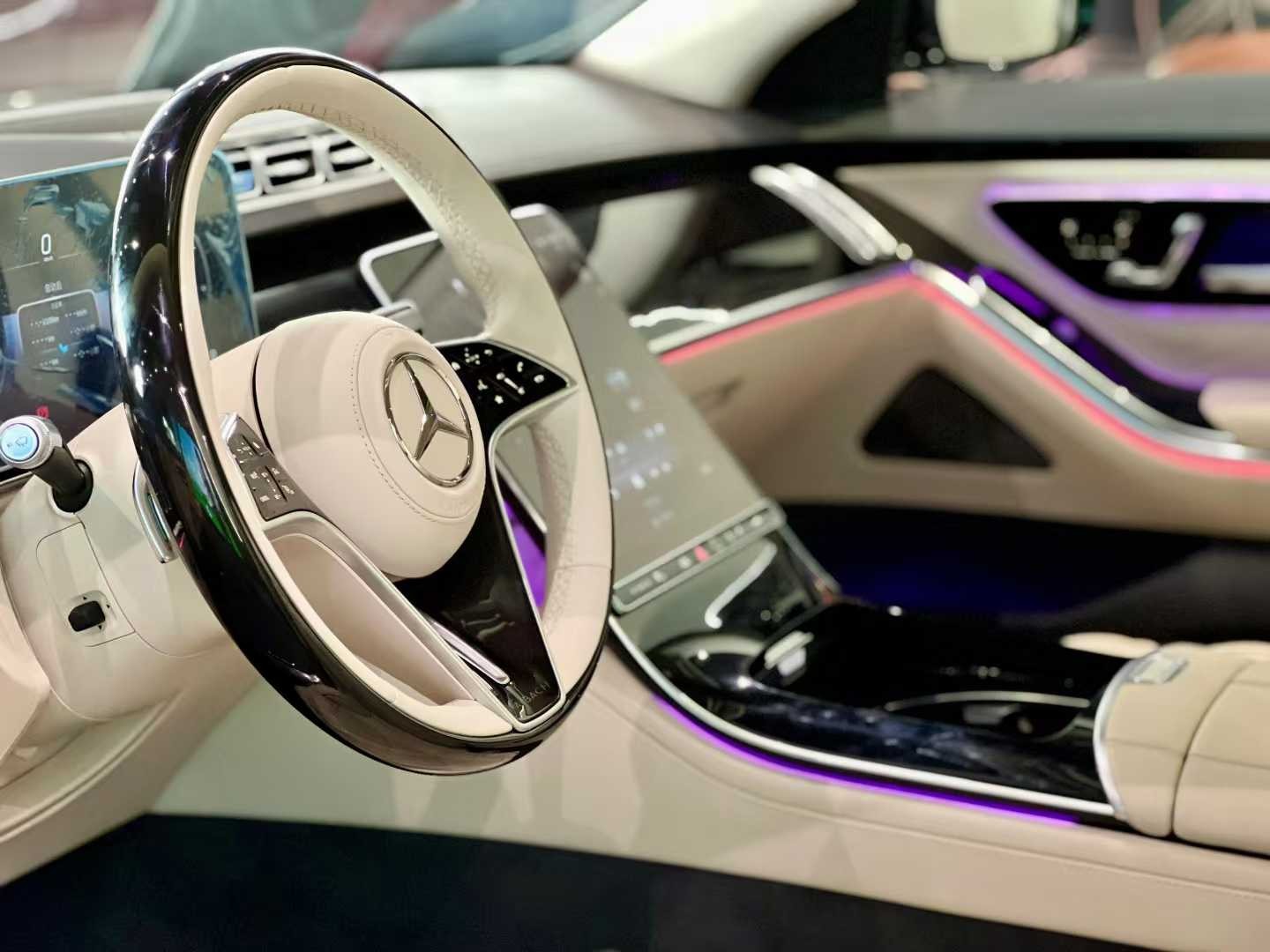 成都迈巴赫S级加版价格最低308万起售 欢迎试乘试驾