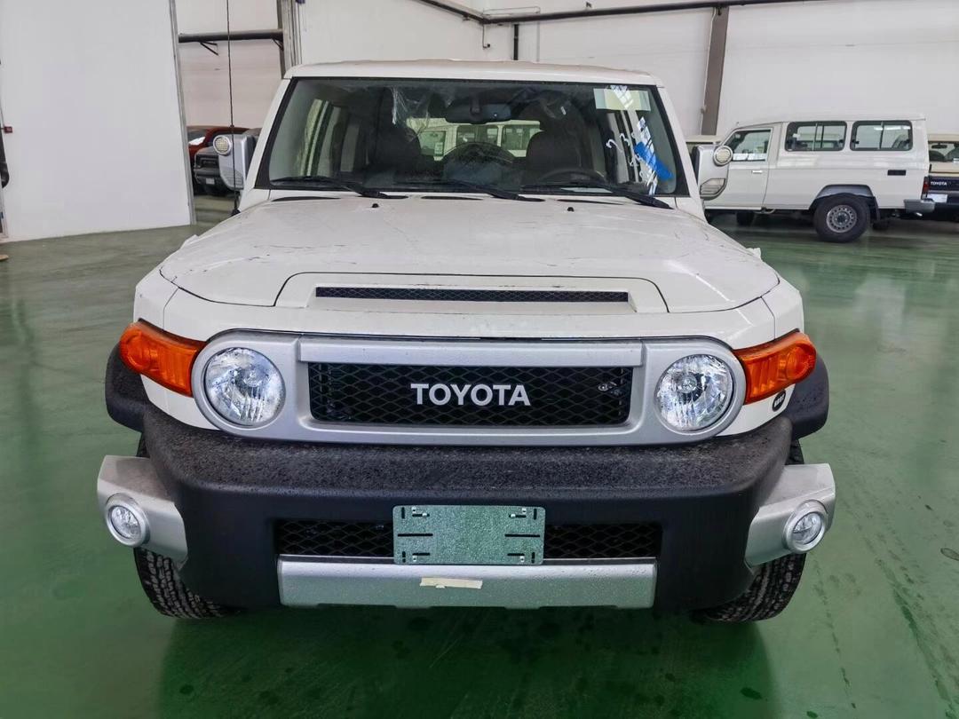 2023款丰田酷路泽FJ4.0中东版国六60万起
