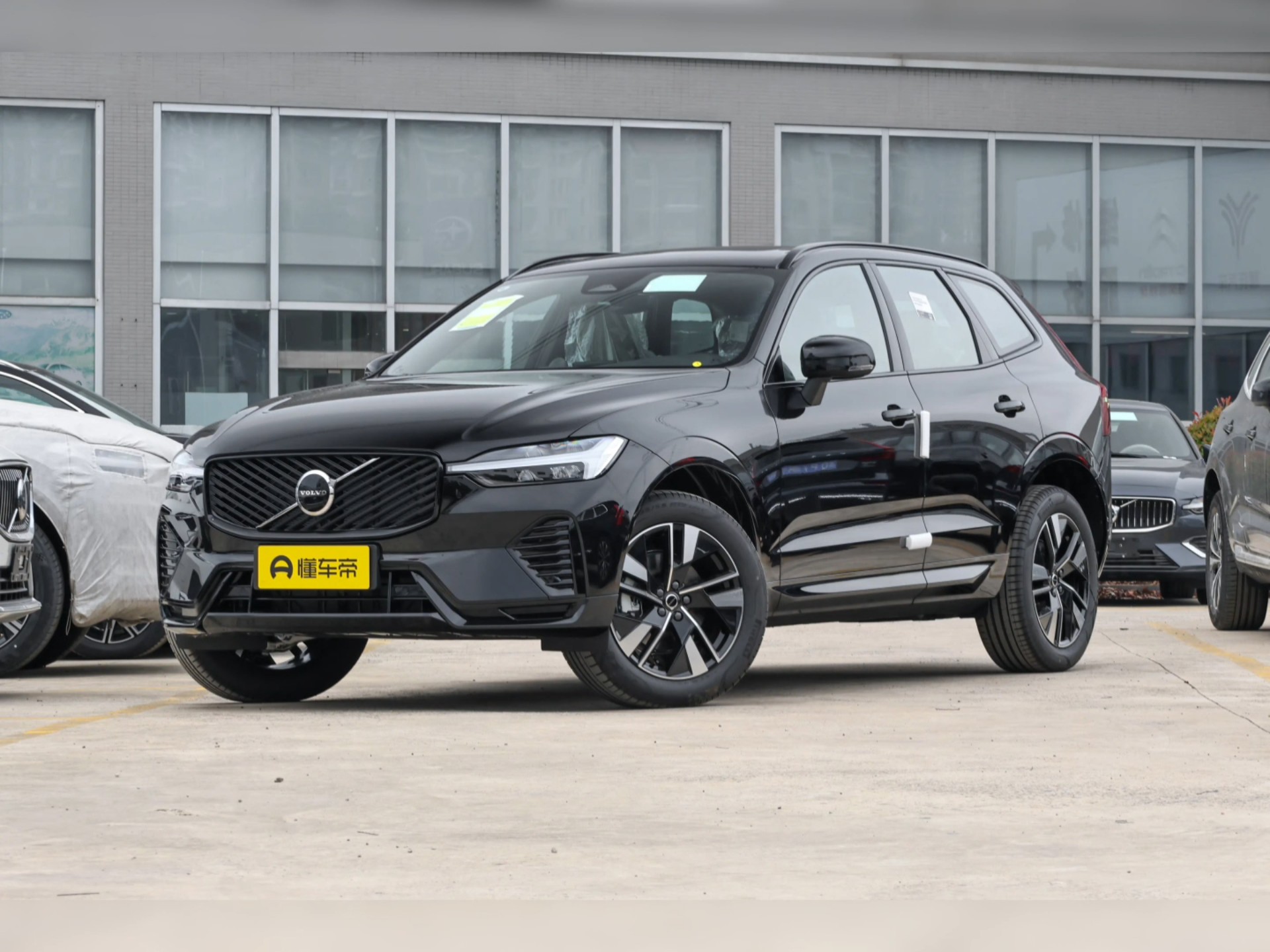 新款沃尔沃XC60燃油版售价公布 售价39.69-47.49万