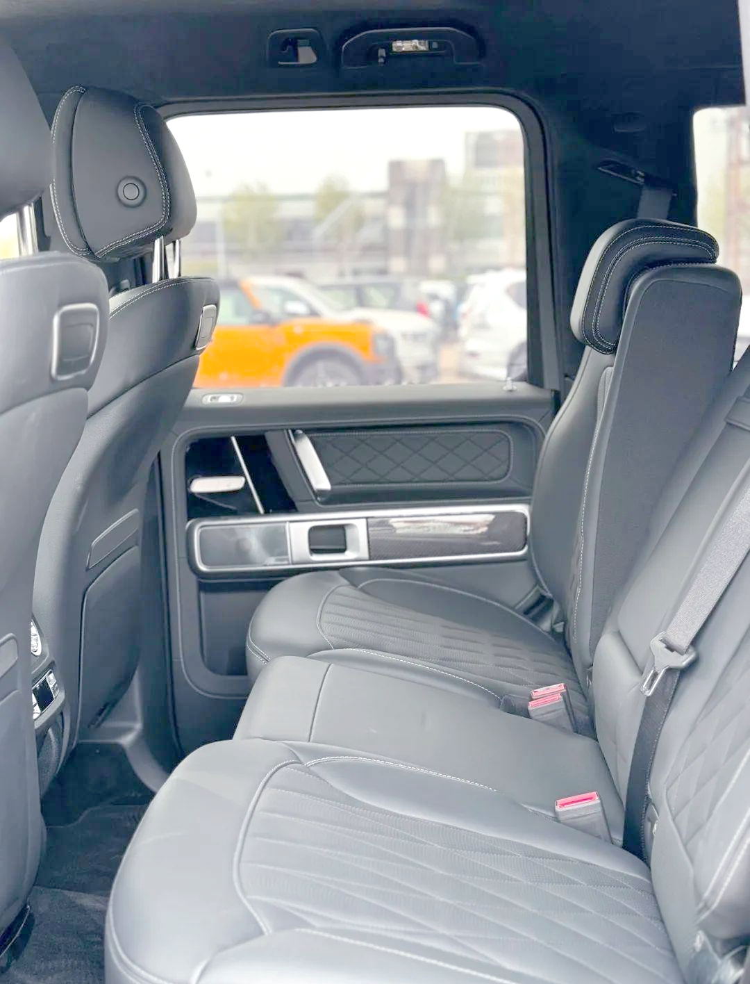 2024款奔驰G350时刻保持的全方位视野