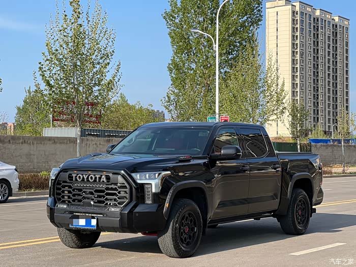 2024款丰田坦途3.5TLTD展厅现车优惠降价