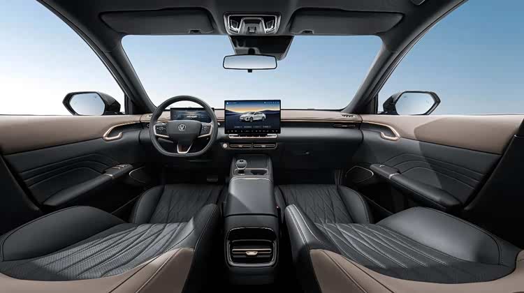 7.29万元起售不做"油电选择",第四代逸动可以闭眼入