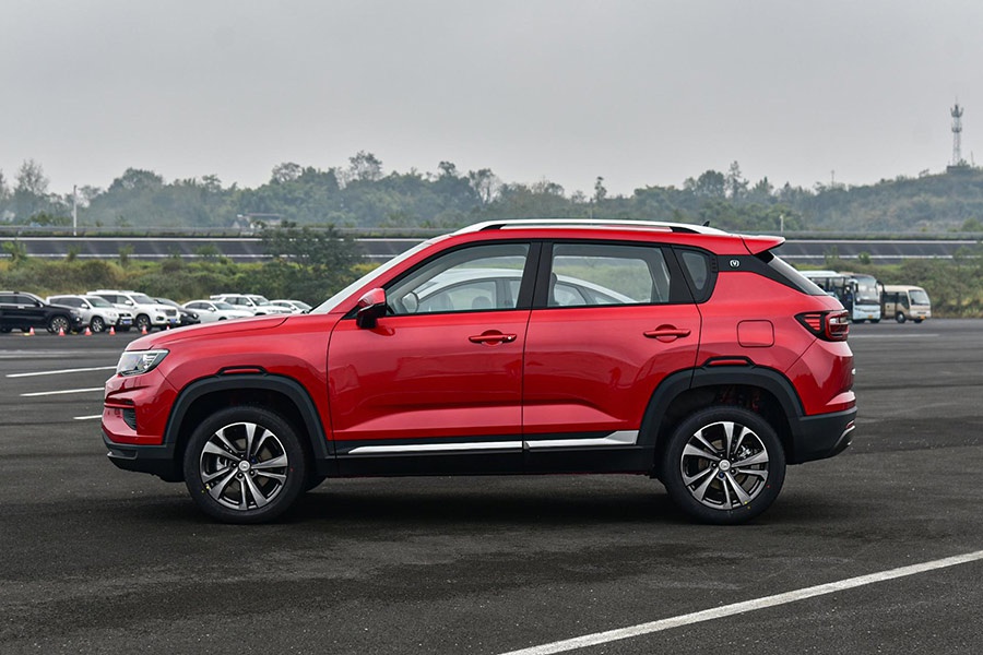 成都长安CS35PLUS最高降1.80万 仅6.99万可入手