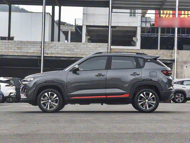 成都长安CS35PLUS最高降1.80万 仅6.99万可入手