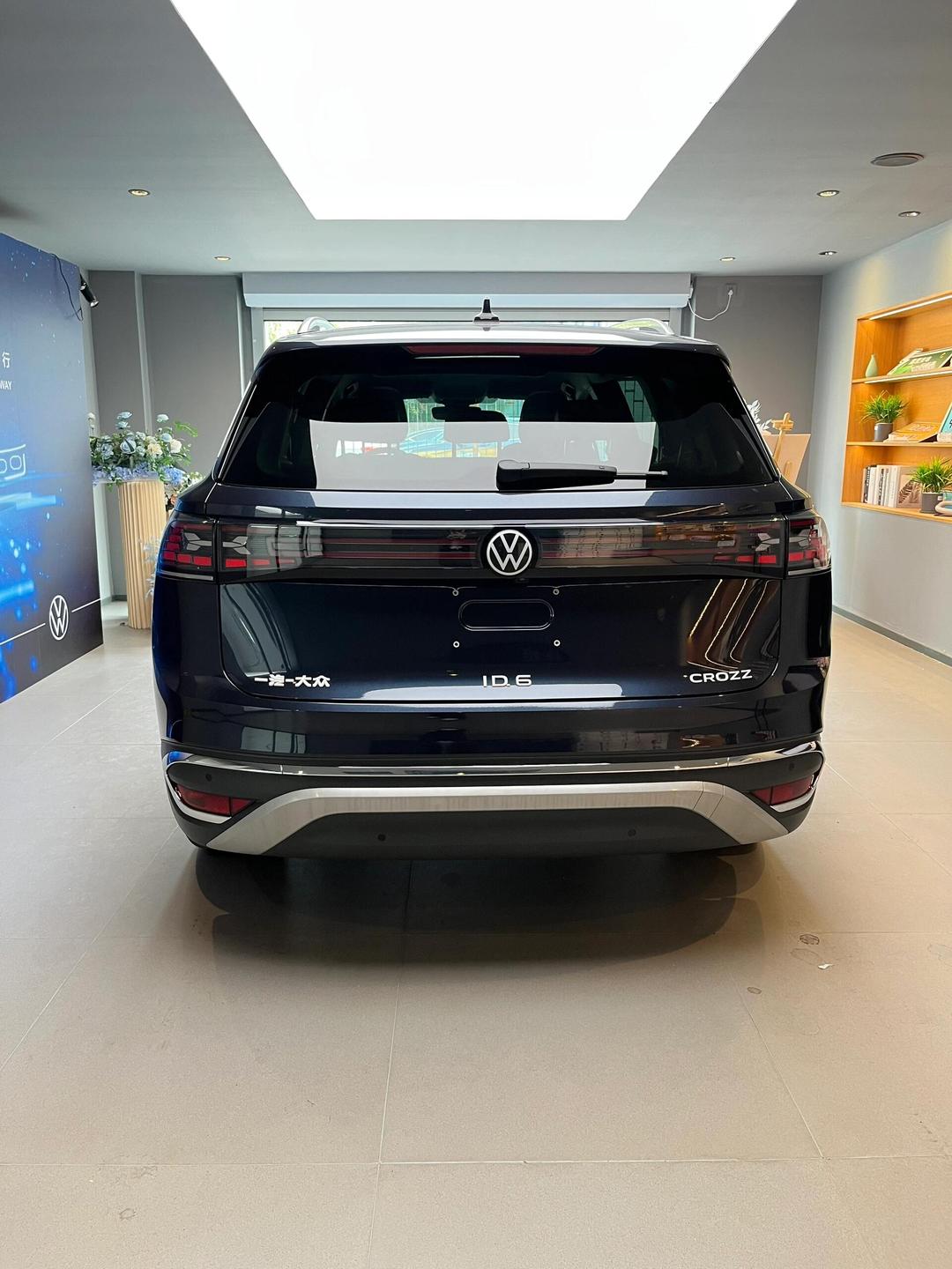成都ID.6 CROZZ降7.30万 最低仅售18.59万