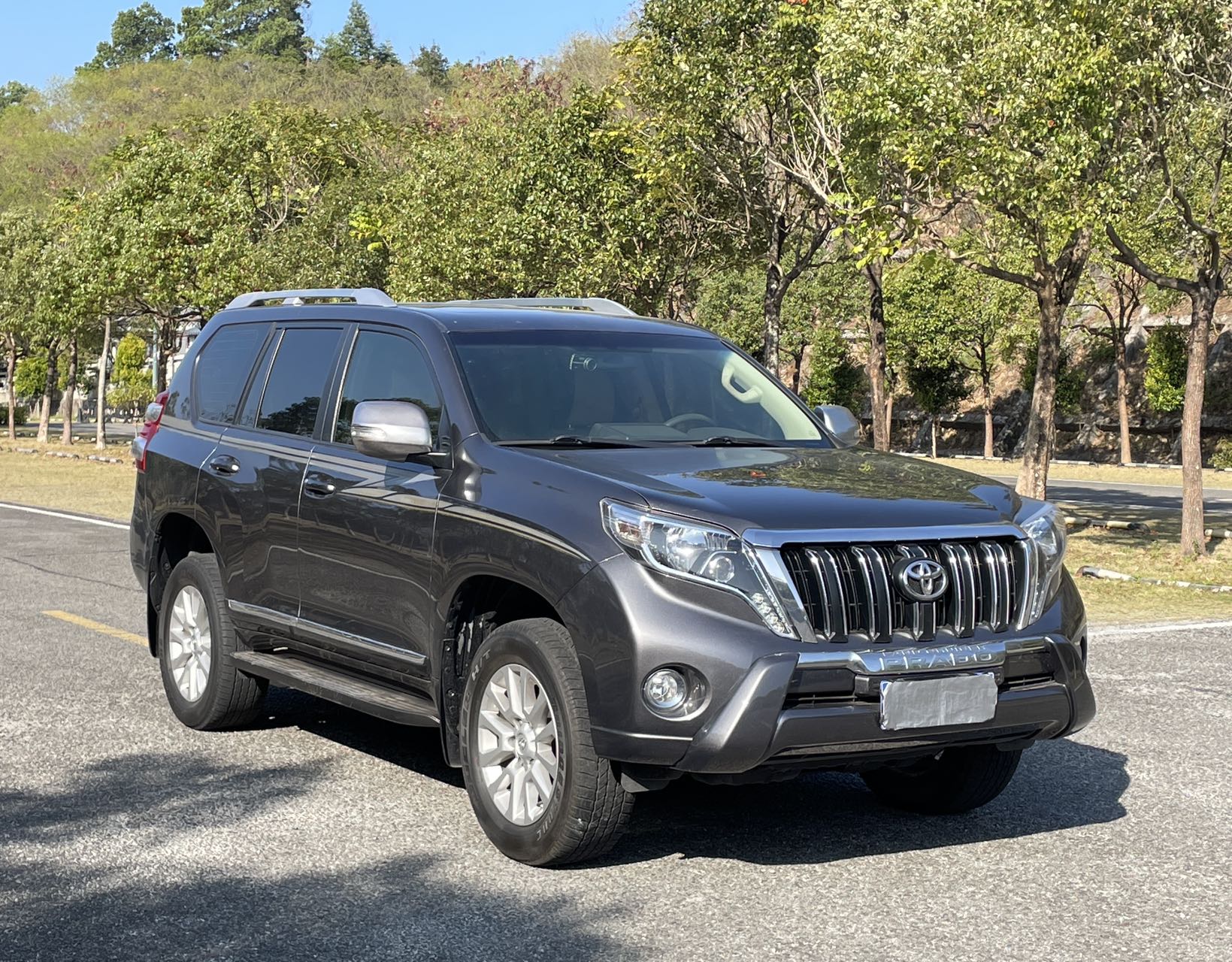 成都平行进口丰田普拉多中东版限时优惠25.2万 最低45万