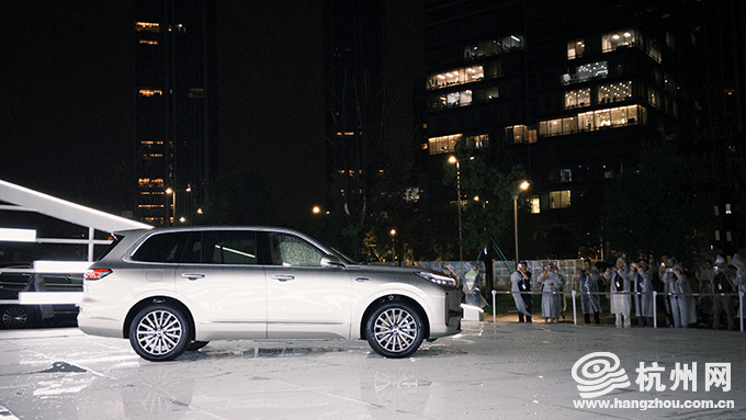 吉利银河M9上市,限时指导价17.38万元起