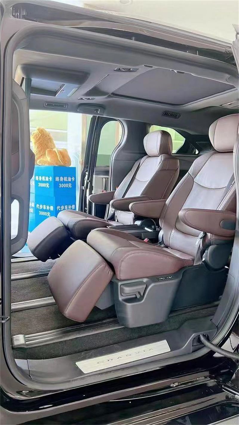 四川腾达东远名车Granvia中东版价格最低64万起售 欢迎前来试驾