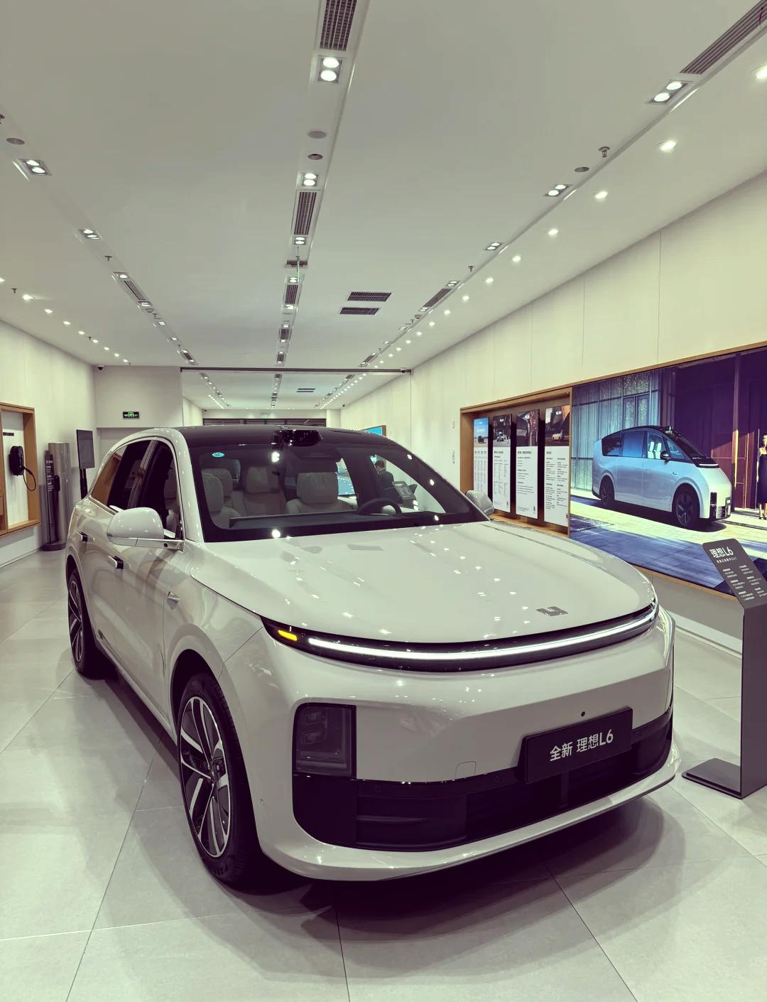 理想i6上市 全国统一零售价24.98万元