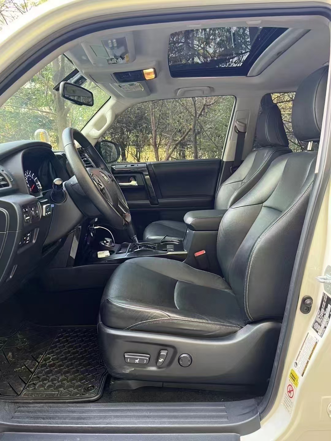 成都平行进口丰田超霸加版热销中 限时优惠高达3.5万元