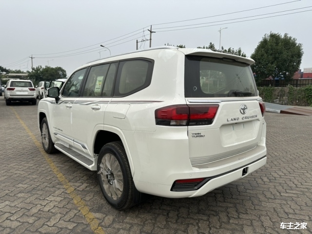 兰德酷路泽中东版让利促销中 目前优惠高达37万