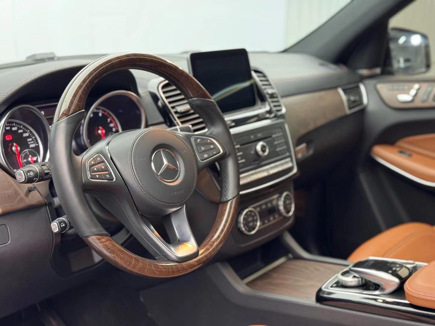 奔驰GLS美版团购价格90万起 欢迎前来试驾