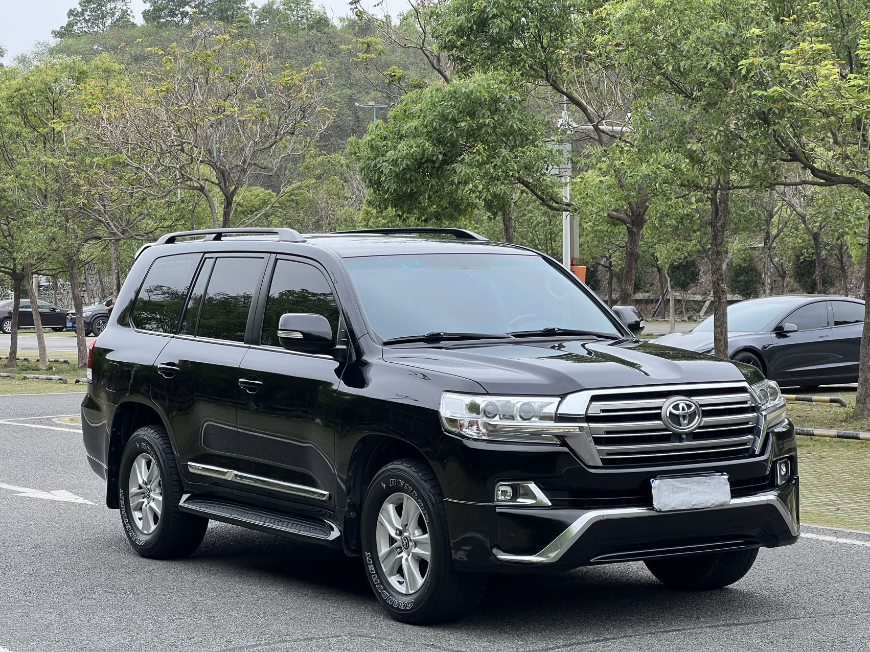 成都兰德酷路泽中东版促销71万起 欢迎前来试驾