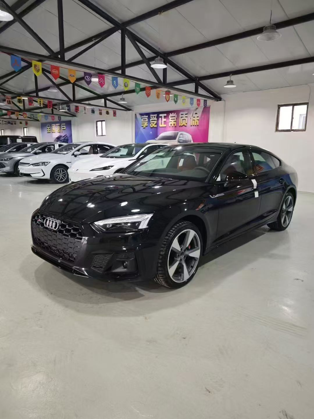 郫县奥迪SQ5优惠22.28万 最低仅售37.60万