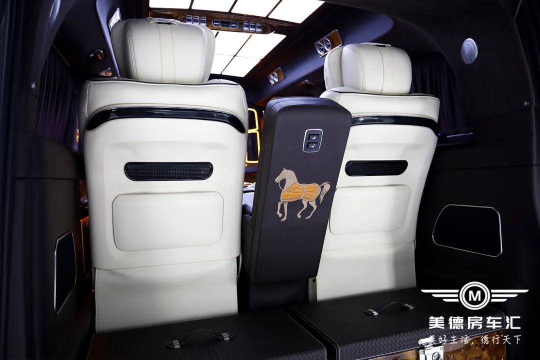 突破奔驰商务改装常见设计,这一款影院级头等舱风格你喜欢看吗?
