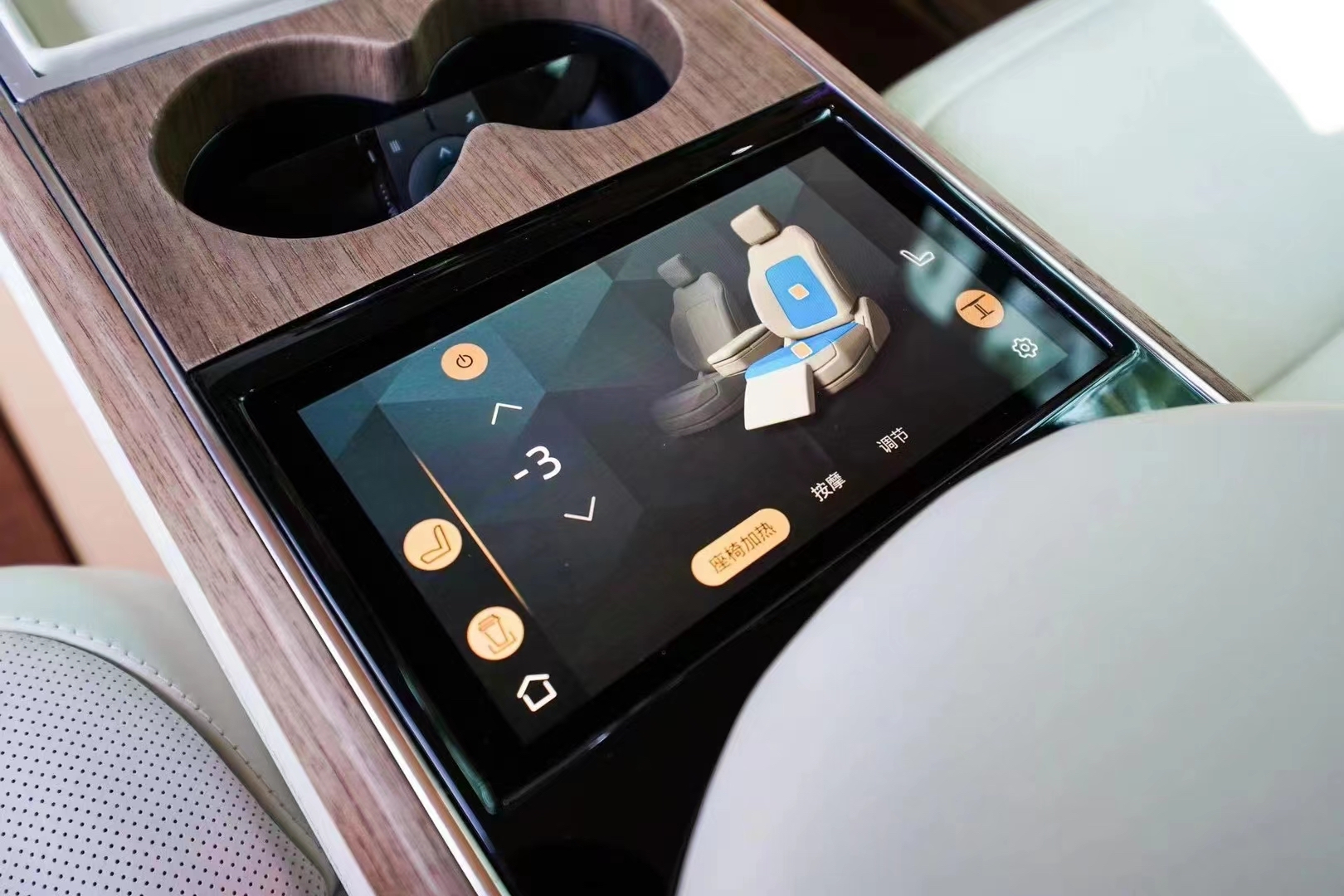 平行进口路虎皇家一号欢迎莅临赏鉴 目前优惠高达40万