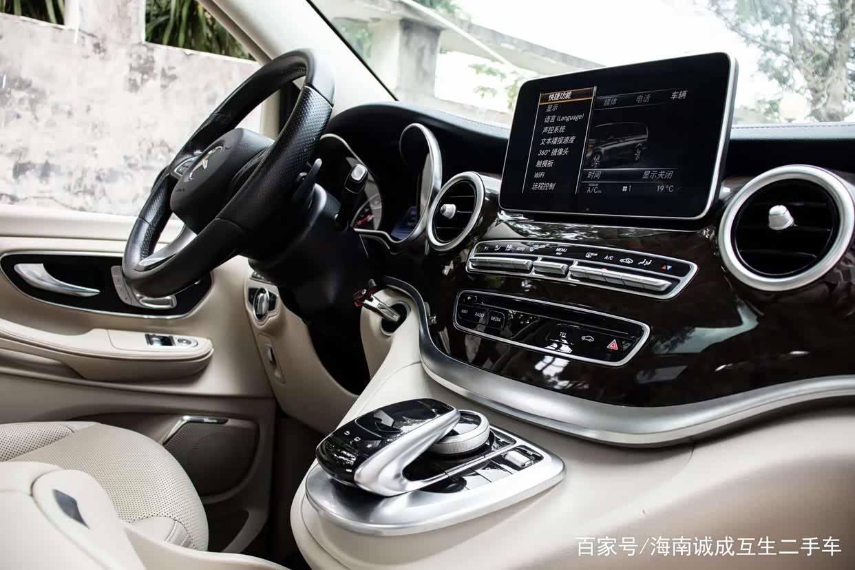 奔驰V260报价配置搭载M274发动机 展厅现车充足