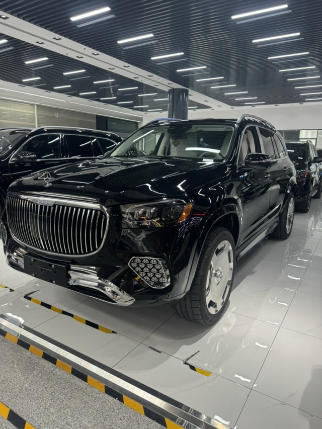 成都平行进口奔驰迈巴赫GLS级加版报价288万起 欢迎前来试驾