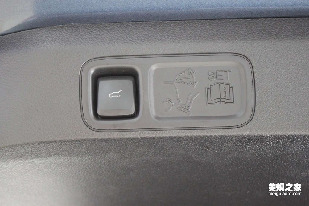 成都征服者墨版降价10万 最低109万