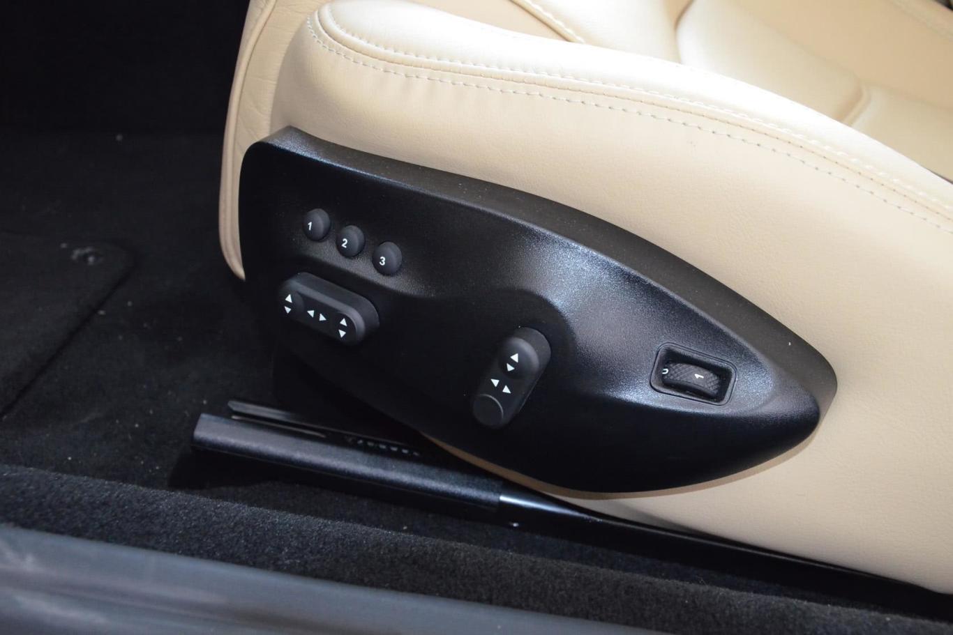 成都GranCabrio最低243.80万起售 暂无优惠