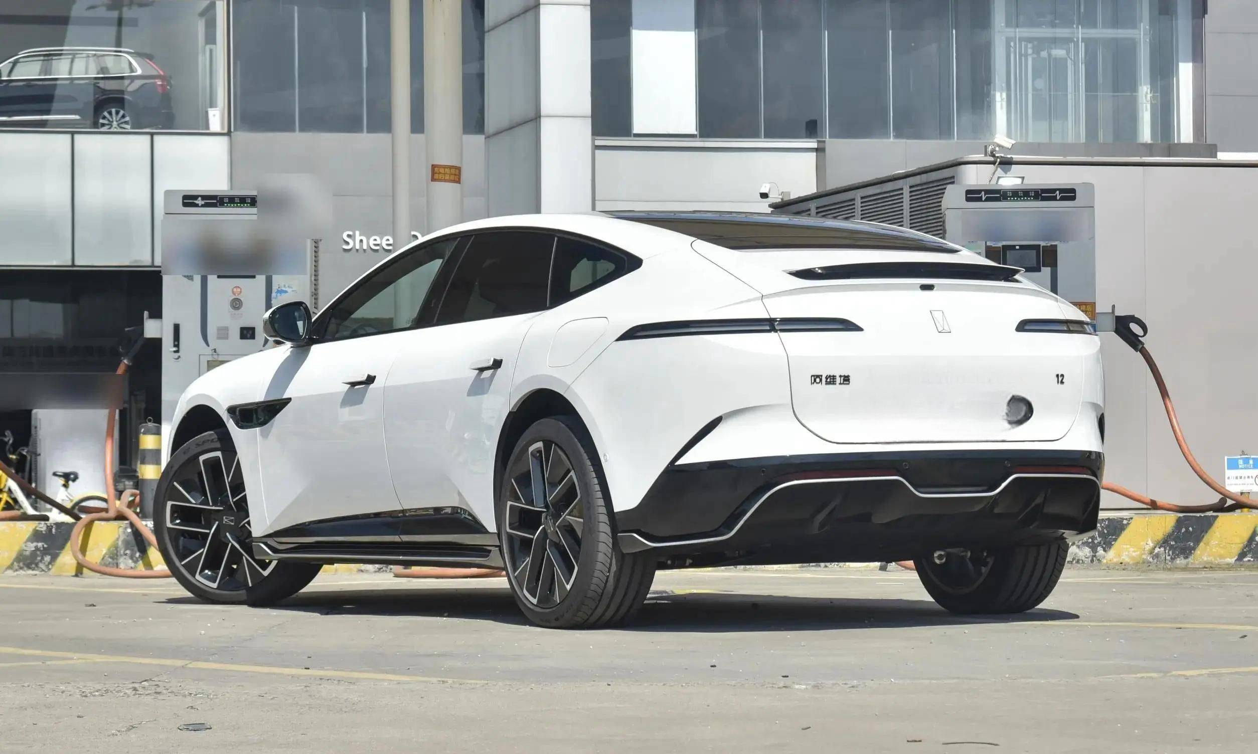 阿维塔12四激光版开启预售 将于10月28日上市