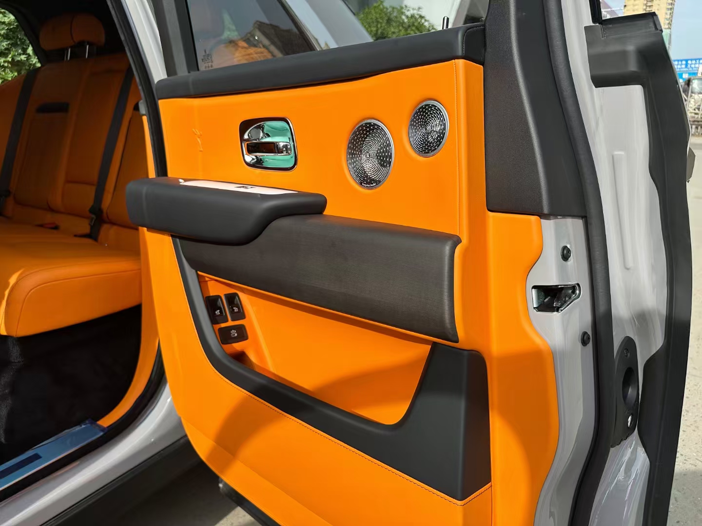 成都劳斯莱斯库里南最高降65万 最低626万