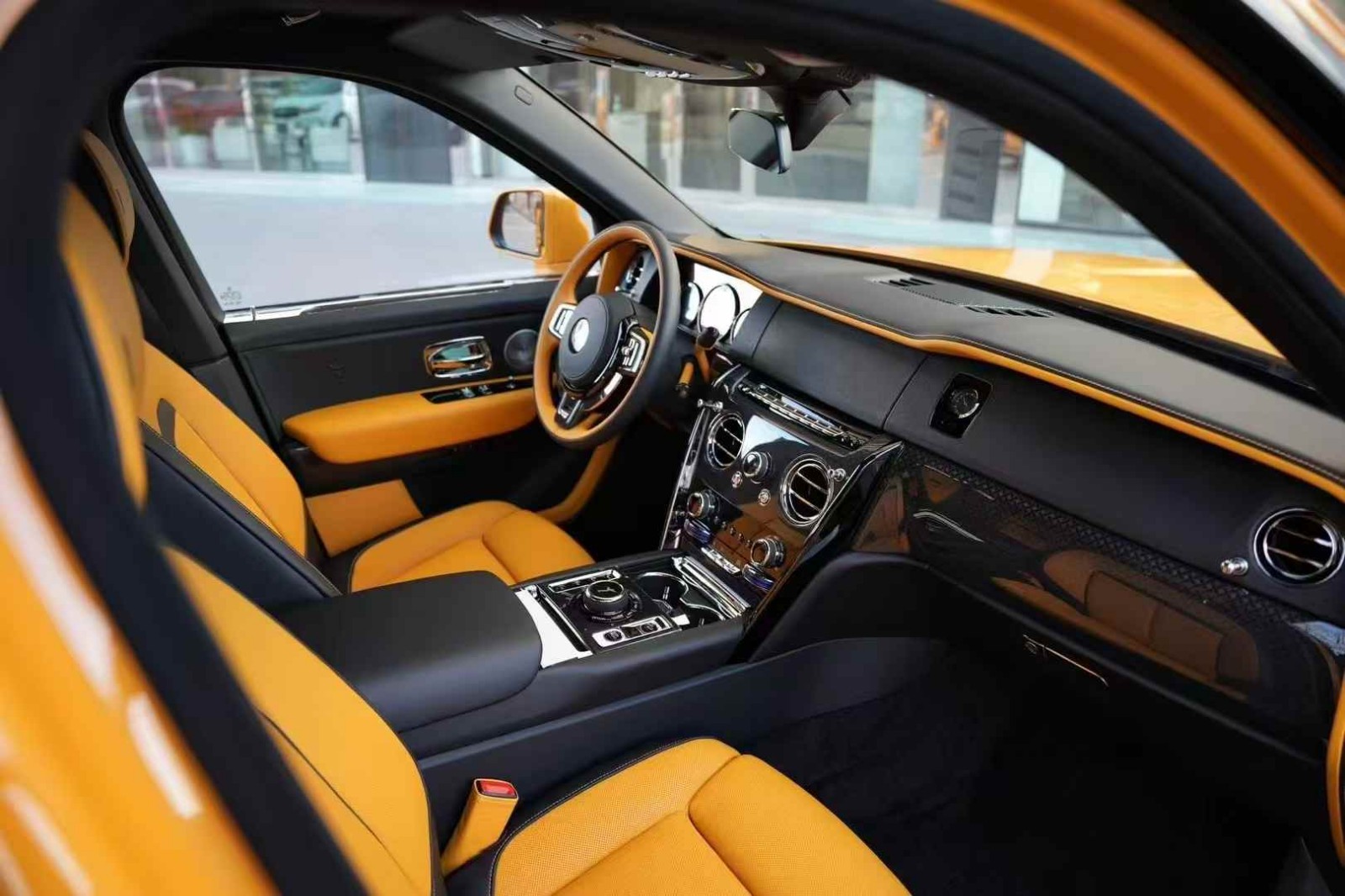 成都劳斯莱斯库里南最高降65万 最低626万