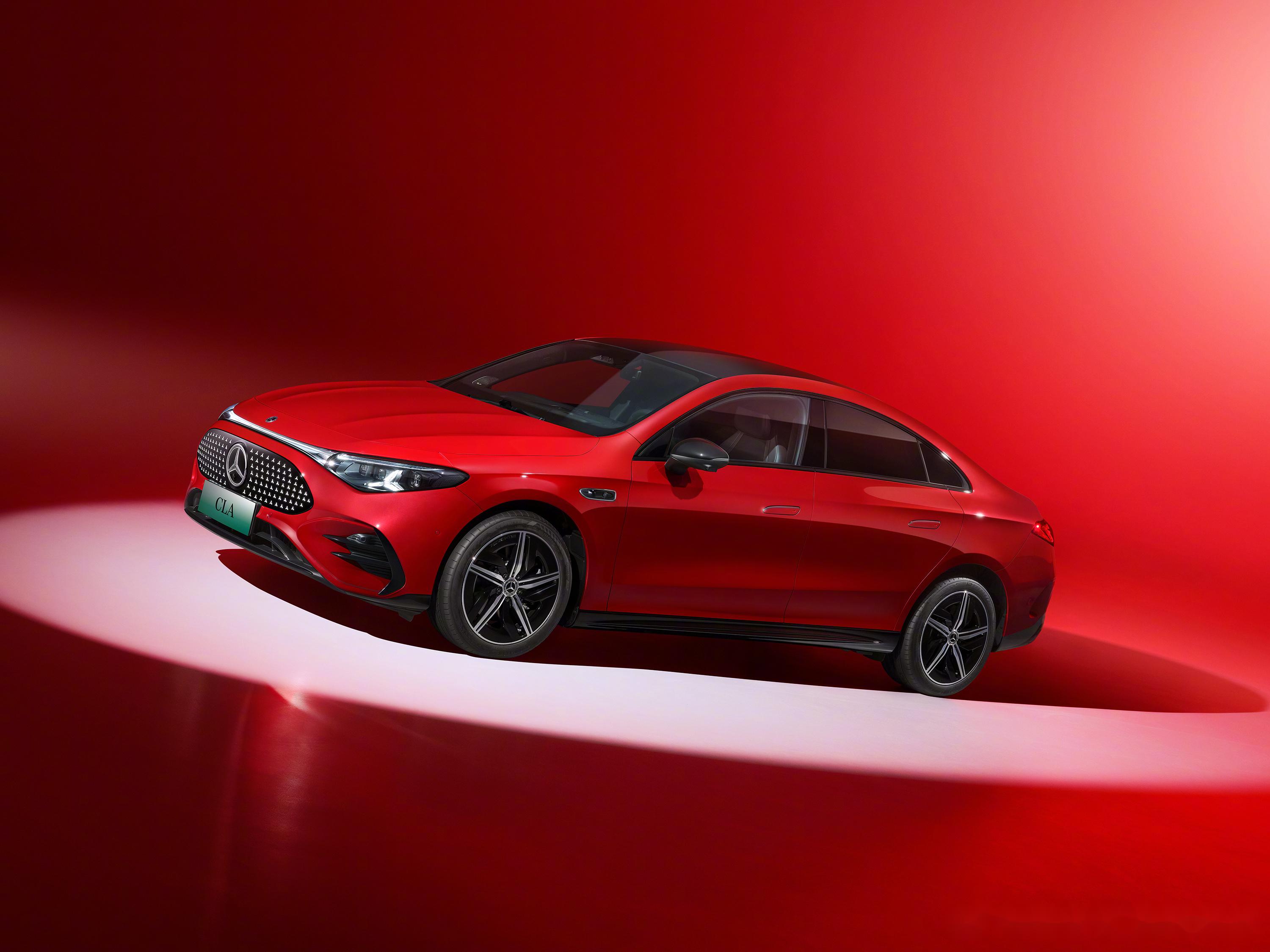 全面升级 奔驰多款核心车型亮相广州车展