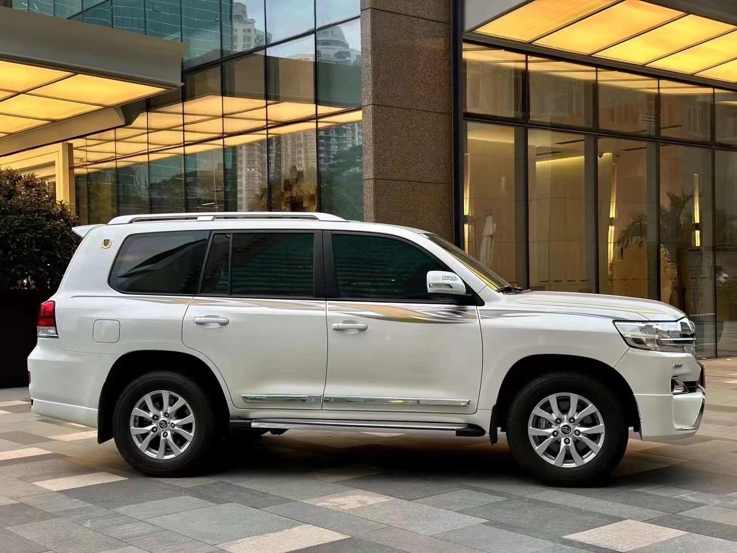 现购兰德酷路泽美规版享9万优惠 欢迎到店试驾