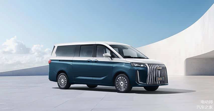锐胜M8大型MPV预售价16.98万起 CLTC综合续航1420km