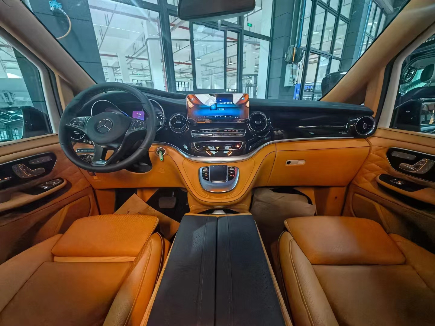 内饰豪华程度堪比百万级豪车商务车,这就是奔驰v级