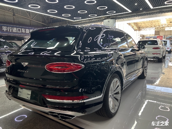 2024款宾利添越 散发着尊贵的光芒