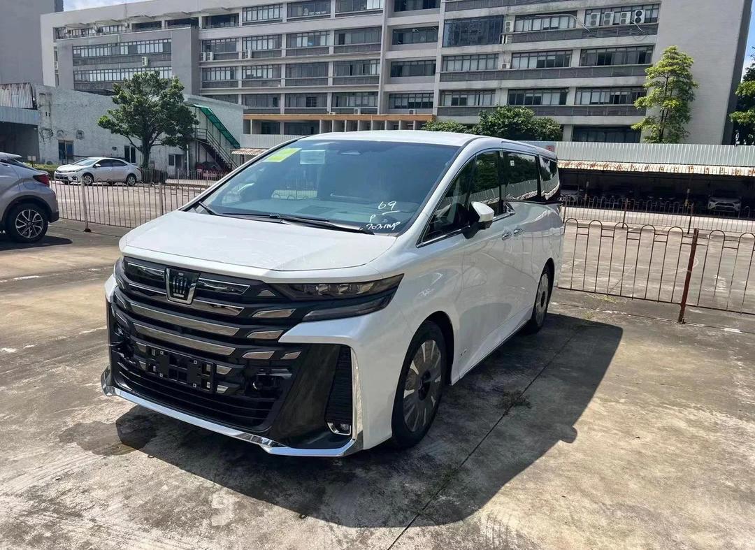 89.9万起 全新丰田皇冠威尔法上市