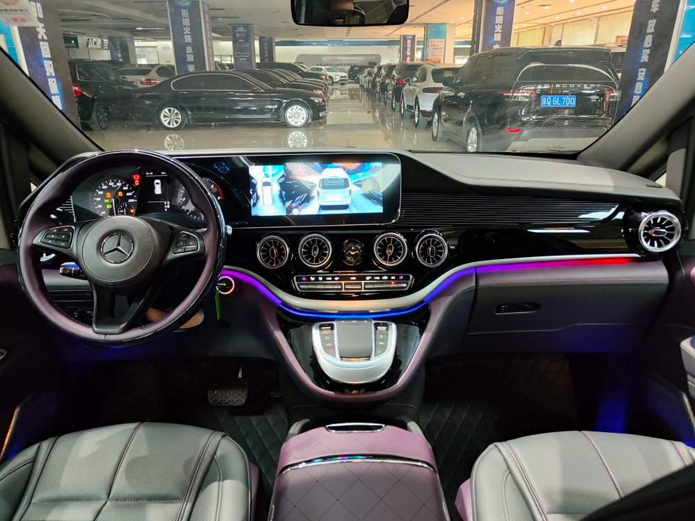 成都平行进口奔驰威霆中东版平价销售69万起 欢迎前来试驾