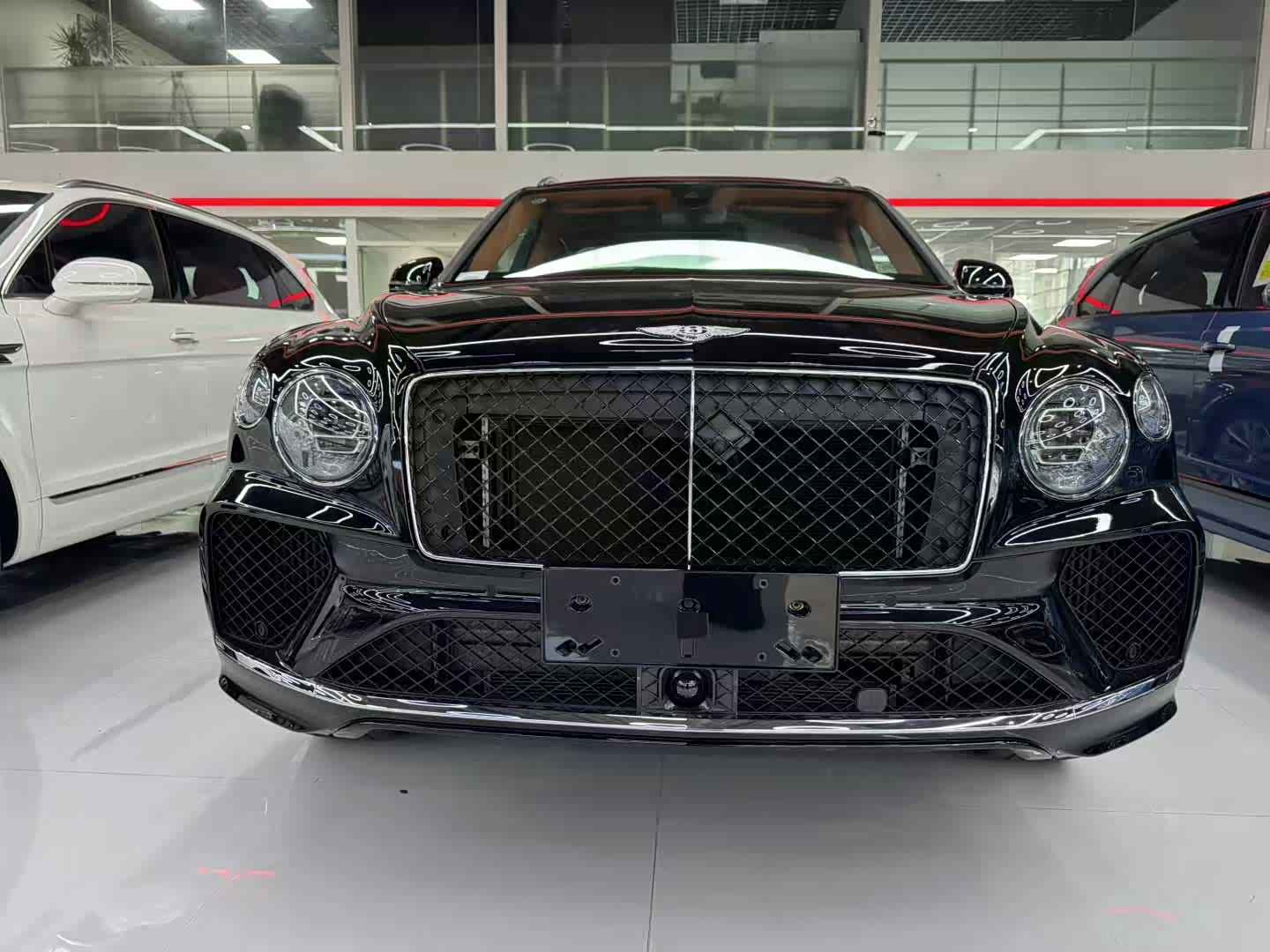 最新款添越越野车丐版现车报价及图片