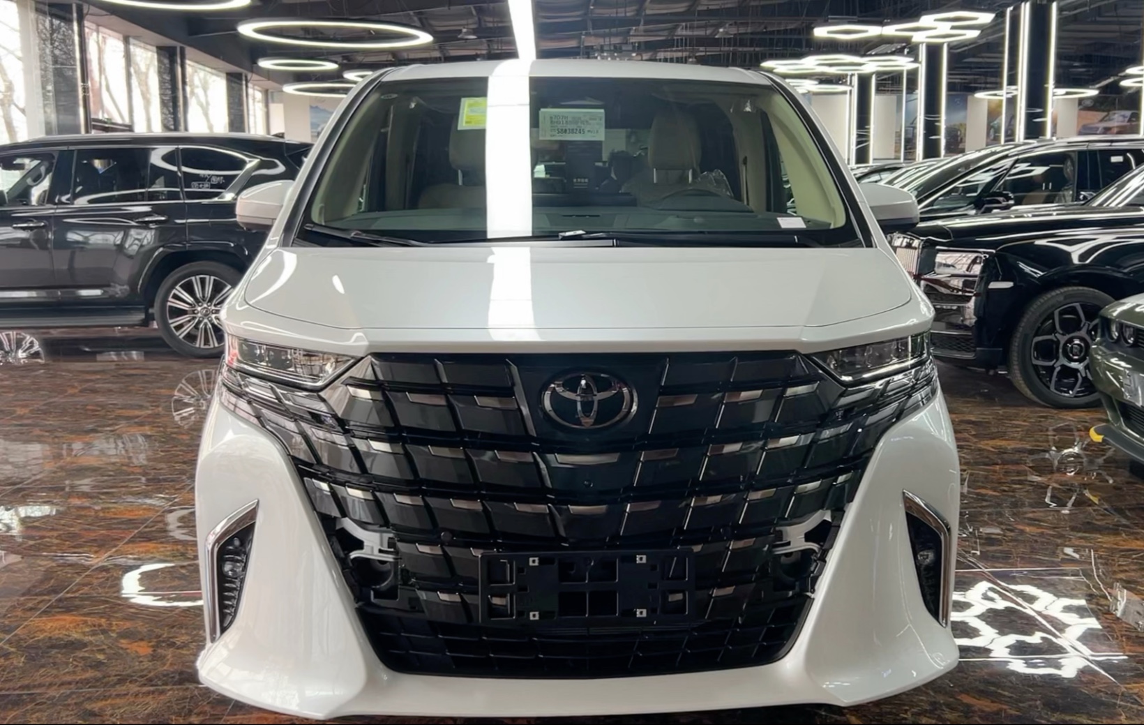 平行进口丰田埃尔法亚洲版最高让利16万 最低90万