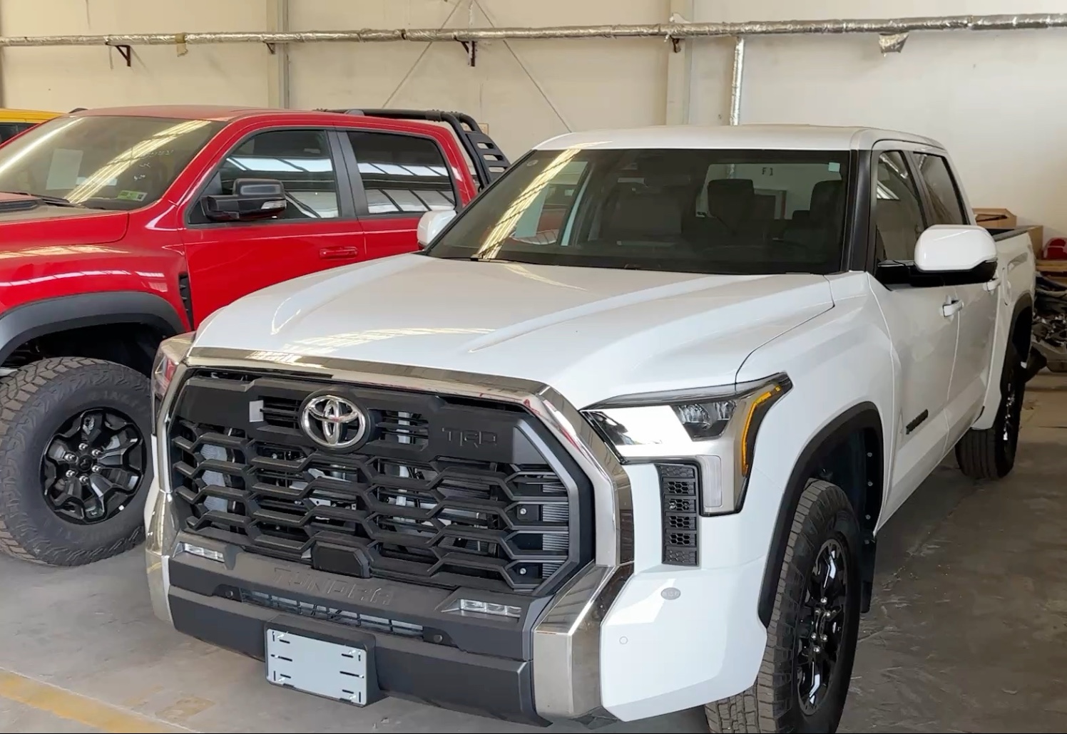 新款丰田坦途皮卡2024款加版国六现车