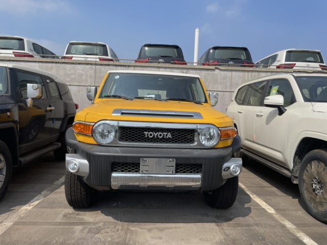 23款中东版FJ酷路泽 配置不错性价比优秀