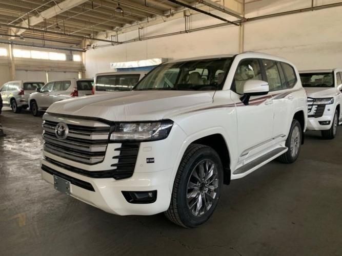 2024款中东版丰田酷路泽5700最新行情价格