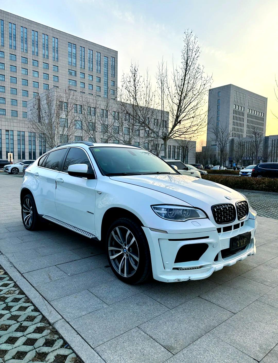 成都宝马X6 M优惠高达27.00万 仅119.89万可入手