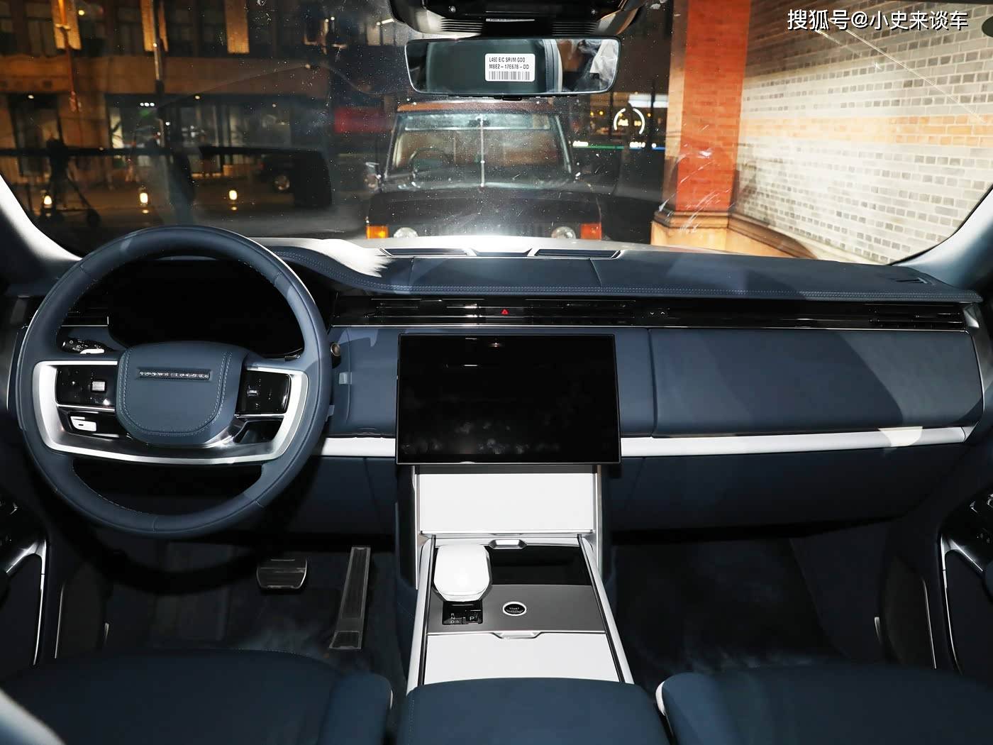 成都路虎揽胜价格141.20万起 暂无优惠