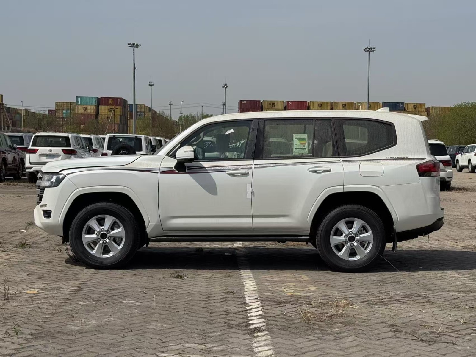 成都平行进口丰田兰德酷路泽中东版团购优惠35.2万 售四川