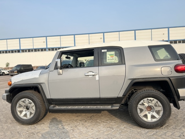 FJ酷路泽中东版部分车型优惠17万