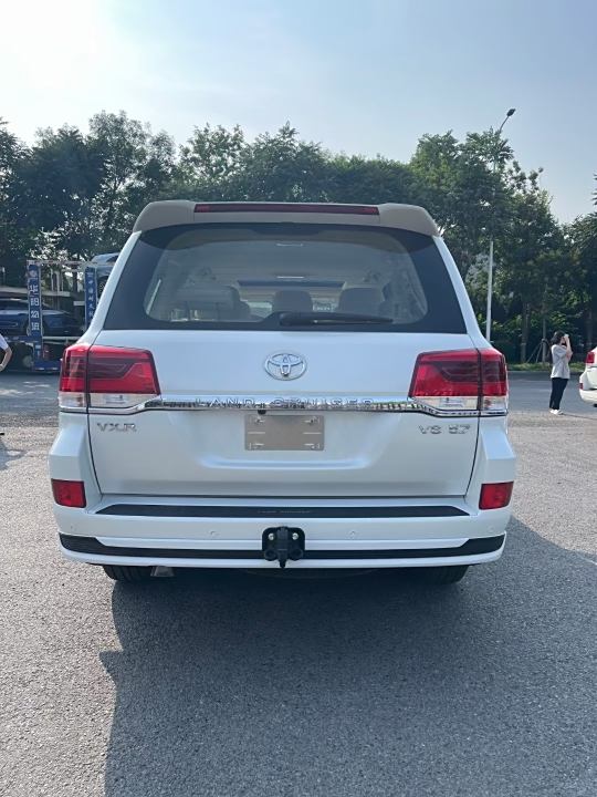 FJ酷路泽中东版部分车型优惠17万