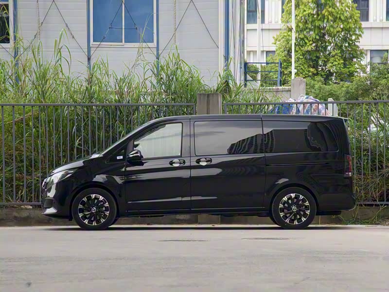 购奔驰V级墨版享6万优惠