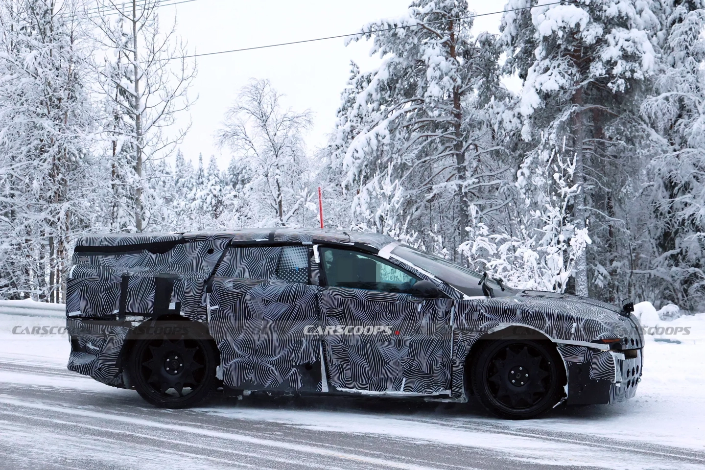 法拉利首款纯电车型定名Luce