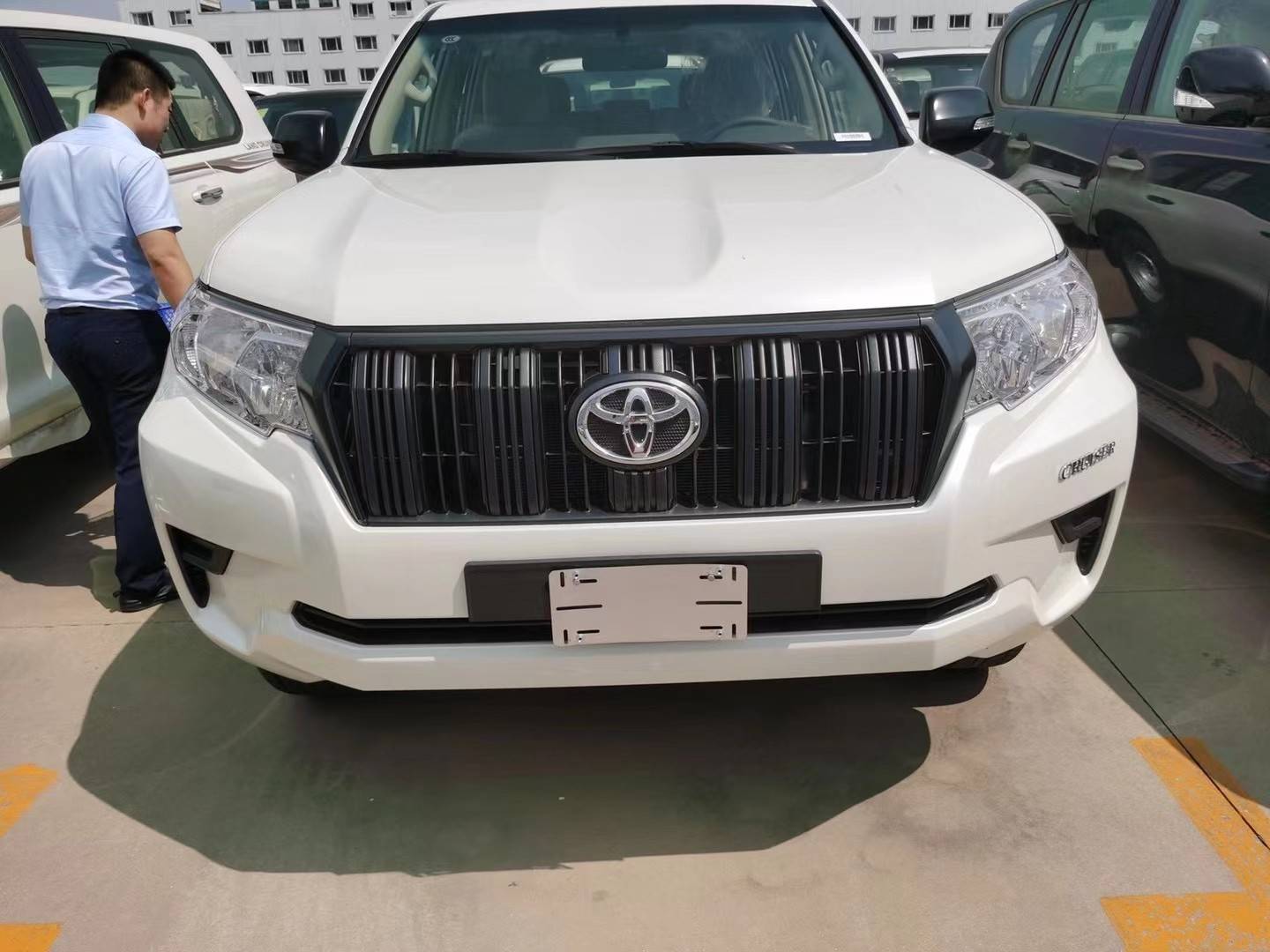 成都平行进口丰田霸道2800团购价格50万起 售全国