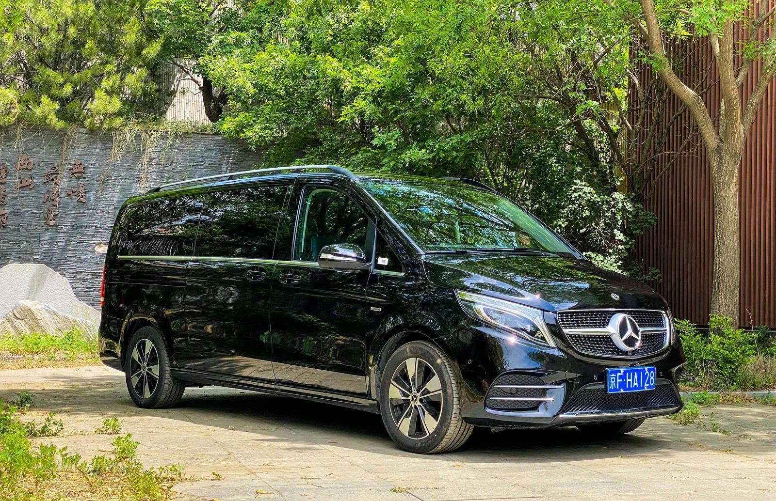 奔驰新一代V级：9AT+空气悬架，豪华商务车就是这个味